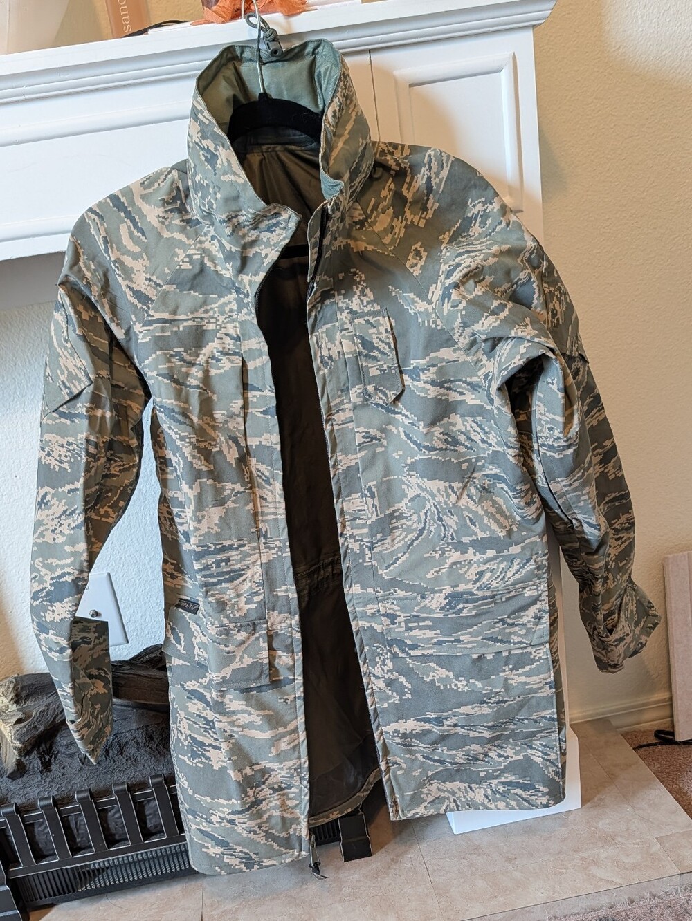 Military-Style Camouflage Jacket Gortex